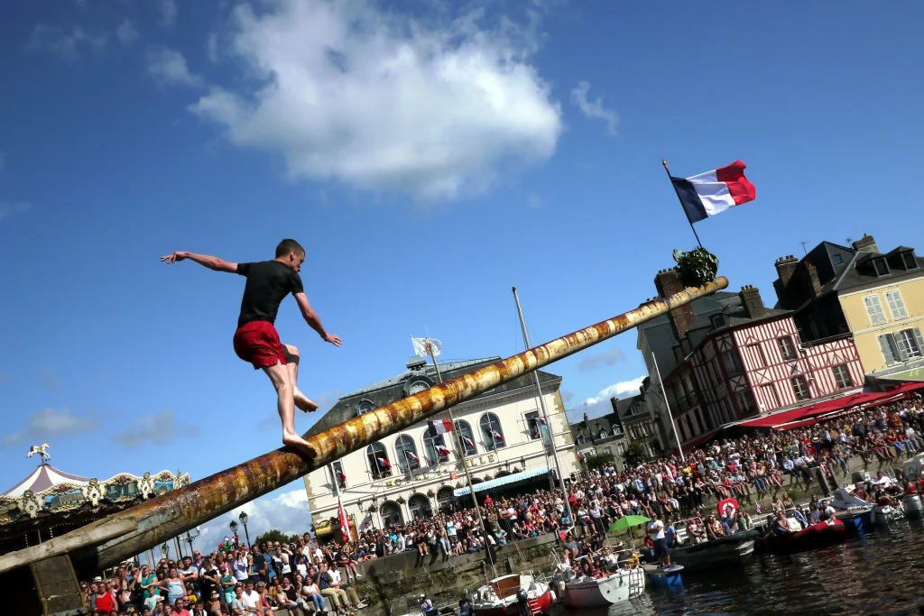 mât incliné Honfleur 14 juillet