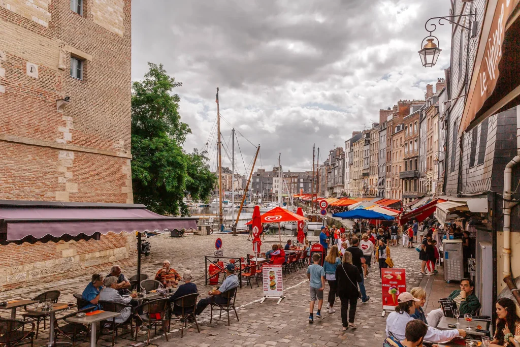 Spazieren Sie durch das alte Becken von Honfleur