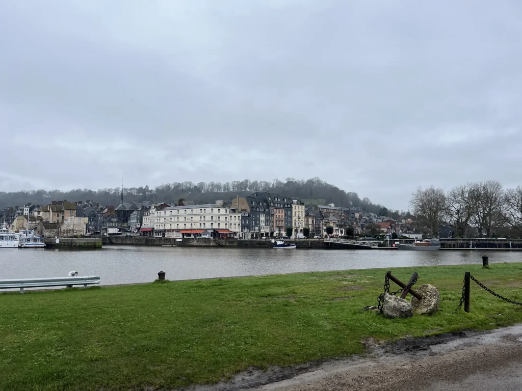 Honfleur depuis le chantier de La Mora