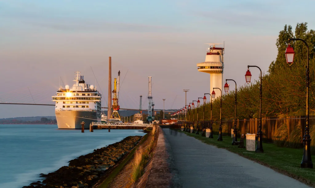 Die-Millionärs-Bootsfahrt Honfleur