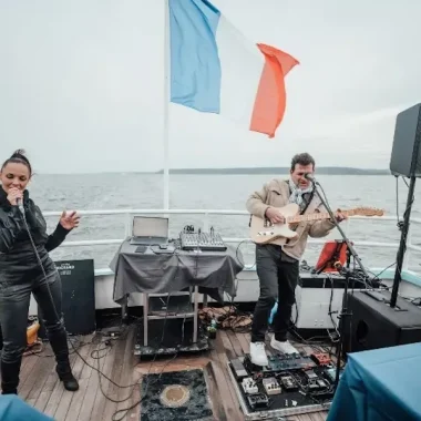 Aventura boat with music