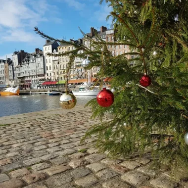 christmas market honfleur old basin