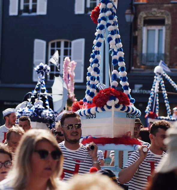 La Fête des Marins Honfleur Normandie défilé