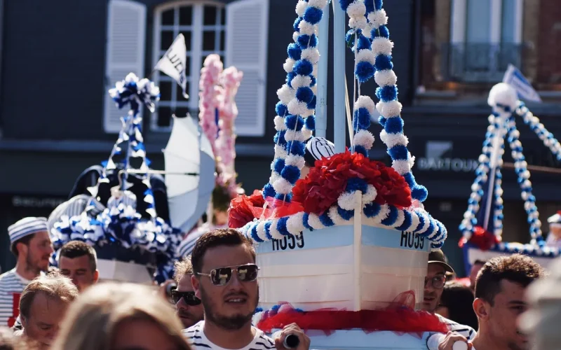 La Fête des Marins Honfleur Normandie défilé