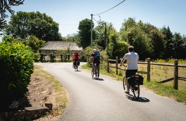 Balade à vélo en famille ©Aurélien PAPA