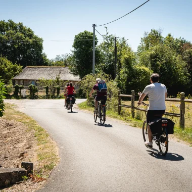 Balade à vélo en famille ©Aurélien PAPA