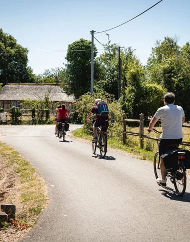 Balade à vélo en famille ©Aurélien PAPA